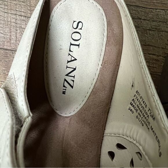 𝅺Solanz Vespa clogs cream lazer cut size 7.5 shoes ankle strap - Picture 5 of 14